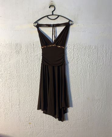 Braunes Kleid mit Pailletten