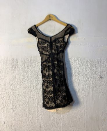 Schwarz Spitzekleid