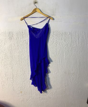 Blaues Rüschenkleid