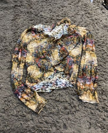 Urban Outfitters Langarmbedrucktes Mesh-Oberteil