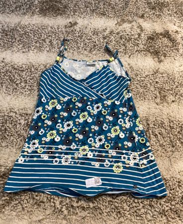 Blaues Blümchenmuster-Camisole-Top mit weißen Streifen