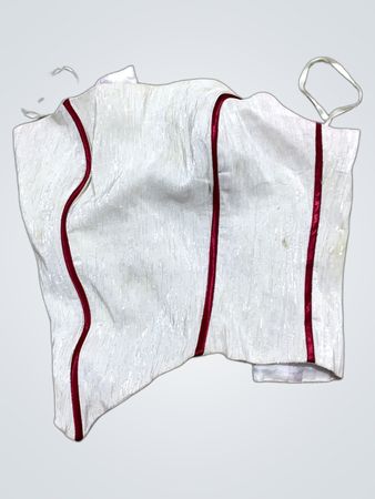 Weißes Pailletten-Corsett mit rotem Saum