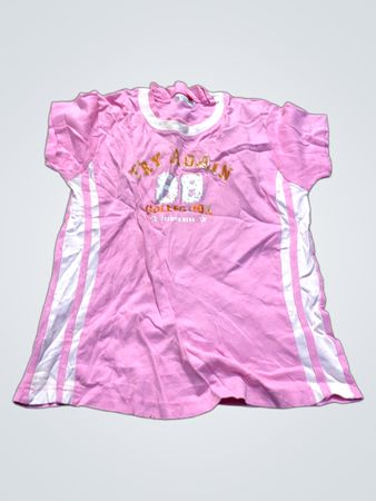 Rosa T-Shirt mit "Try Again 08" Grafik
