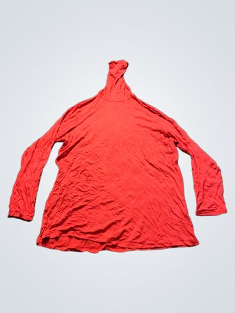 Roter Rollkragenpullover