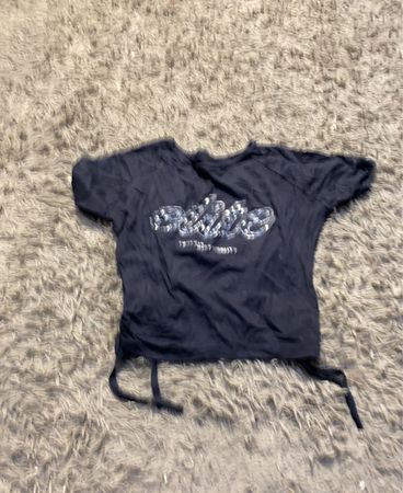 Schwarzes T-Shirt mit Pailletten-Graphic