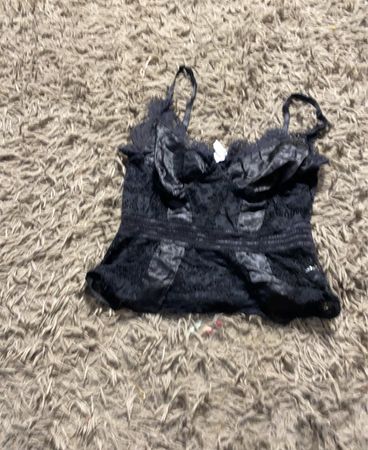 Schwarze Spitzen-Camisole