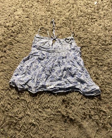Blaues Blumenmuster Smocked Tanktop