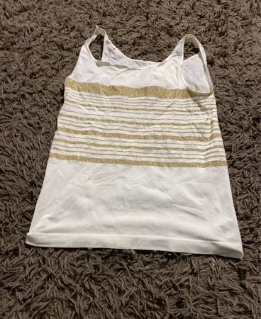 Weißes Tanktop mit goldenen Streifen