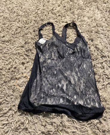 Schwarze Spitzen-Camisole
