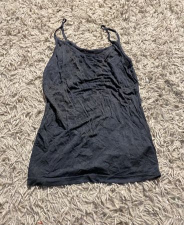 Schwarzes Top