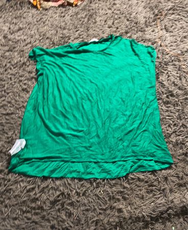 Grünes T-Shirt