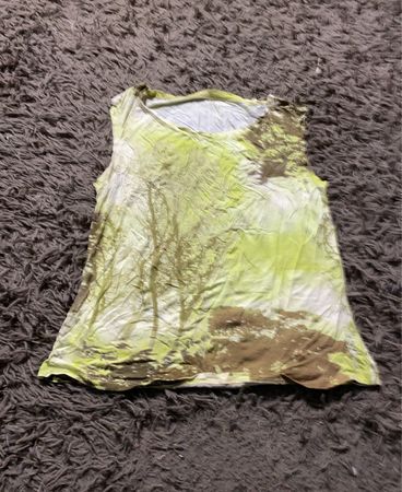 Ärmelloses Top mit Baumdruck