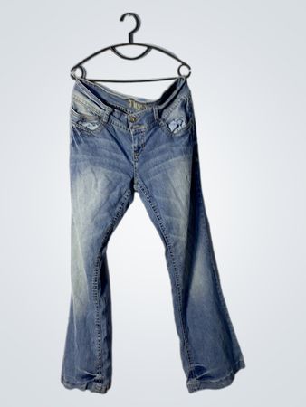 TRUCE Damen Flare Jeans