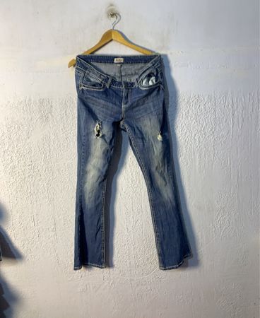 Muda Frauen Bootcut Jeans