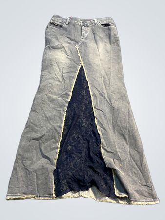 Jeansmaxikleid mit Spitzeinsatz