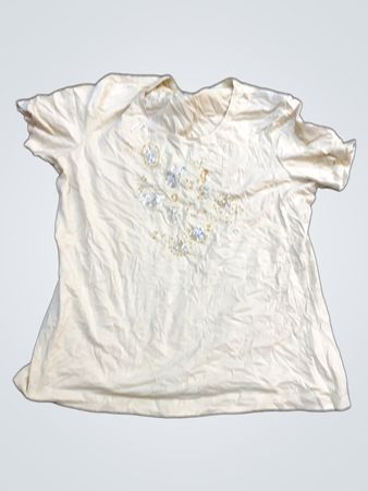 Cremfarbenes T-Shirt mit Verzierungen