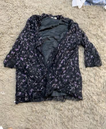 CANDA Schwarzer Blumen-Spitzenkimono
