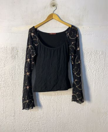 Flash Basic Schwarz Langärmliges Oberteil mit floralen transparenten Ärmeln