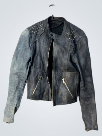 Giacca in pelle blu con borchie