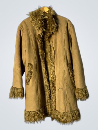Manteau en suède et à bordure en fourrure RCC Collection