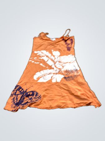 Oranges Kleid mit Schmetterlingsdruck