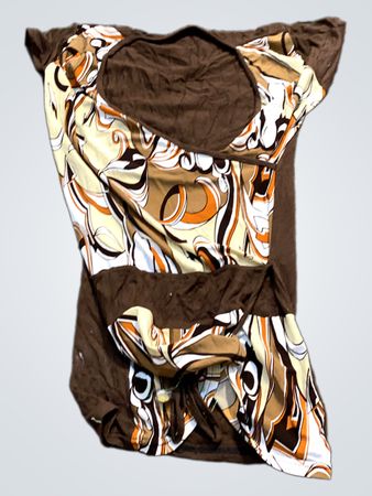 Braunes Top mit abstraktem Print