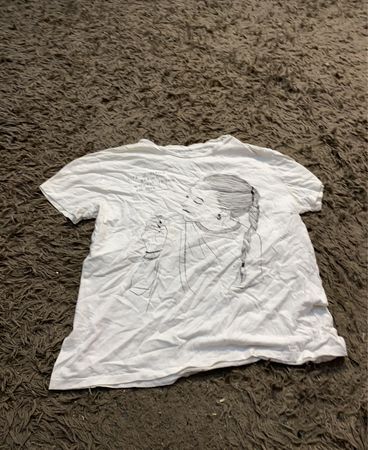 Weißes T-Shirt mit Grafikdruck