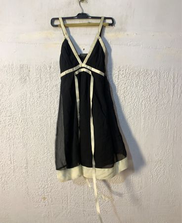 Sisters Point Schwarzes Kleid