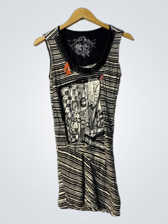 Ärmelloses gestreiftes Kleid mit grafischem Druck