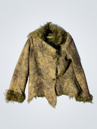 Veste avec bord en fausse fourrure