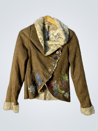 Veste brodée marron avec col en fourrure