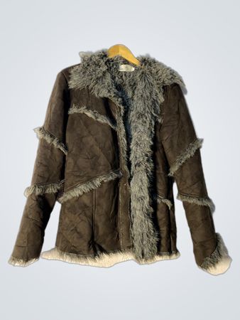 Veste marron en fausse fourrure avec débordement