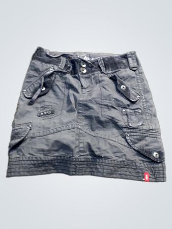 „Grauer Cargo-Rock“