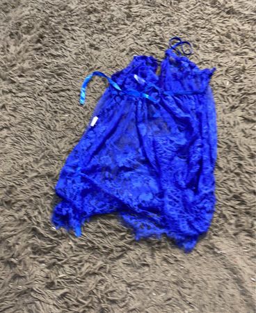 Blaues Spitzen-Lingerie-Oberteil