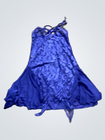 Blaues Spitzenkleid