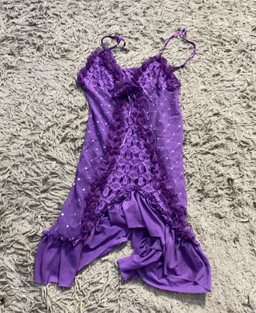 Lila Spitzen-Babydoll-Kleid