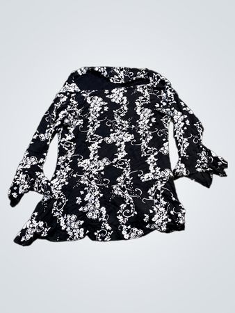 Schwarz-weißer Blumenmusterkleid mit Gürtel