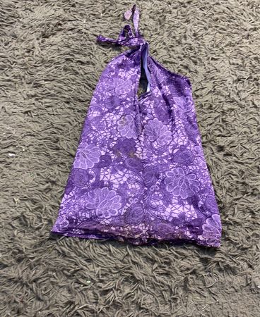 Lila Spitzen-Haltertop