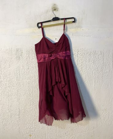 Maroon Spaghetti-Trägerkleid mit Satinbund