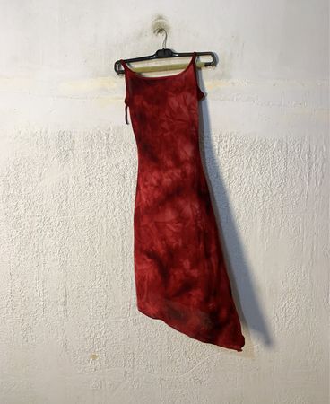 Rotes Tie-Dye-Cami-Kleid