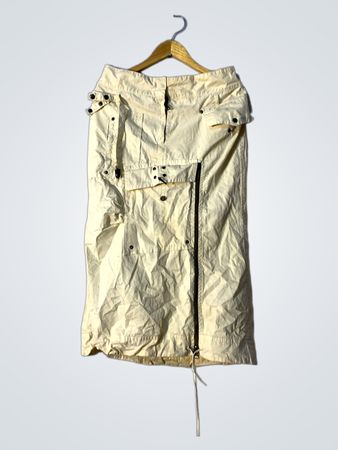 Gelber Cargo-Rock