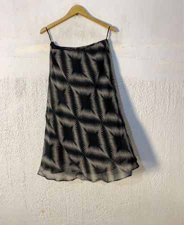 Schwarzer und beige abstrakter Druckrock