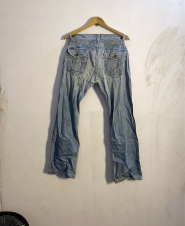 Sanforisierte Denim-Jeans im hellen Vintage-Look