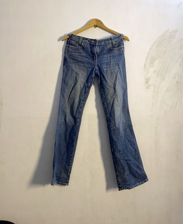 Blaue Denim-Jeans