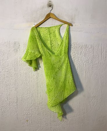 Limettengrünes Tiermotiv asymmetrisches Kleid