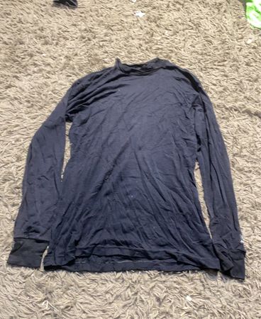 Marineblaues Langarm-Turtleneck-Shirt
