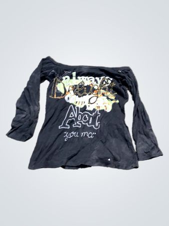 Schwarzes Langarmshirt mit dem Grafikdesign 'Always Dream About You Ma'