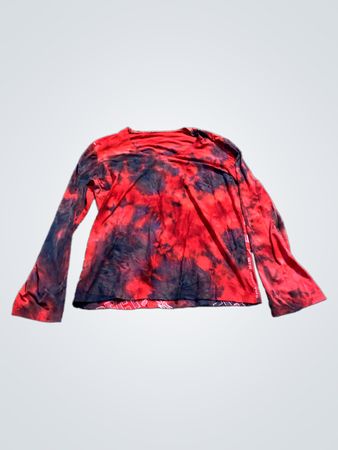 Rot und Blau Batik Langarmshirt mit Text
