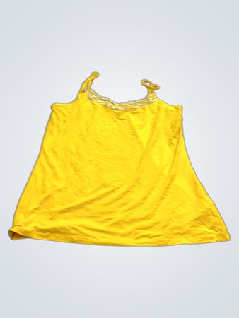 Gelbes Cami-Top mit Spitzenbesatz