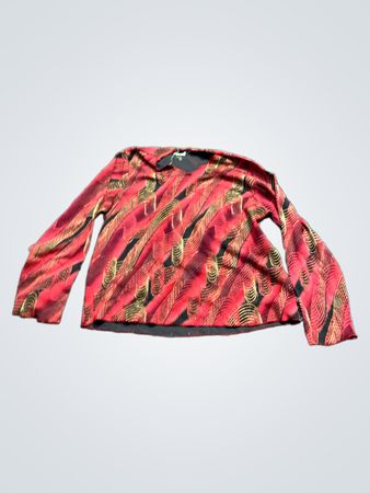Rot und schwarz gestreiftes Langarmshirt